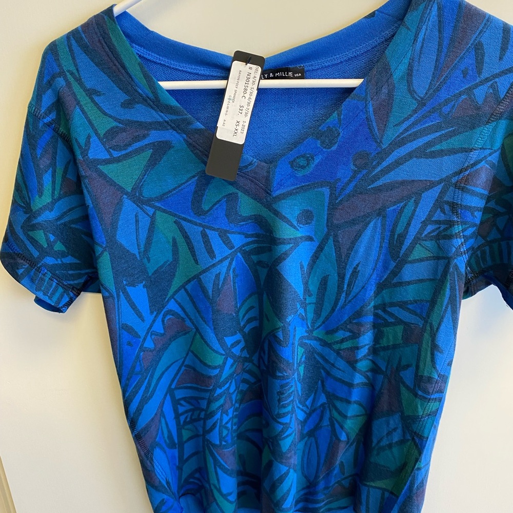 Blue Teal Leaf-Print V-Neck Short Sleeve Tee